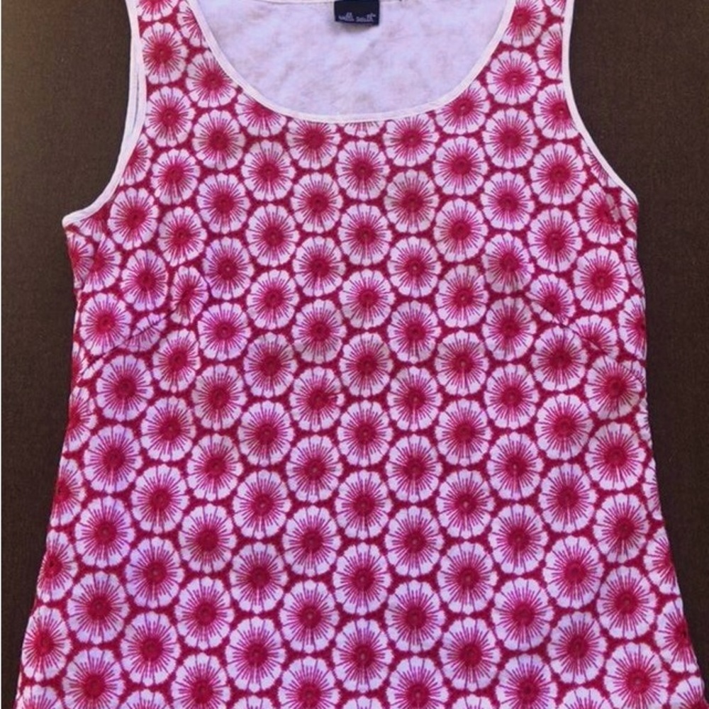 Sleeveless top size 4